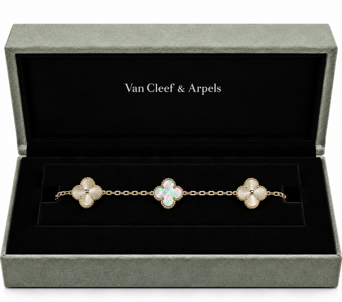Van Cleef & Arpels Bracelet – Mother of Pearl Gold